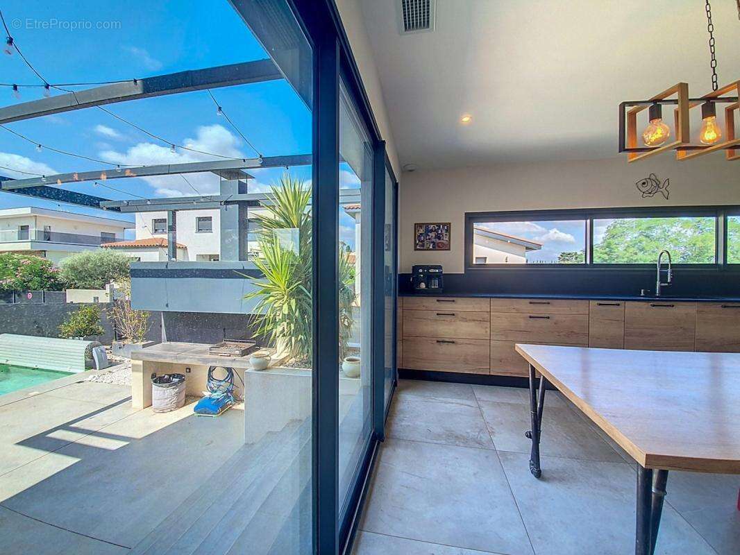 Maison à VILLELONGUE-DE-LA-SALANQUE