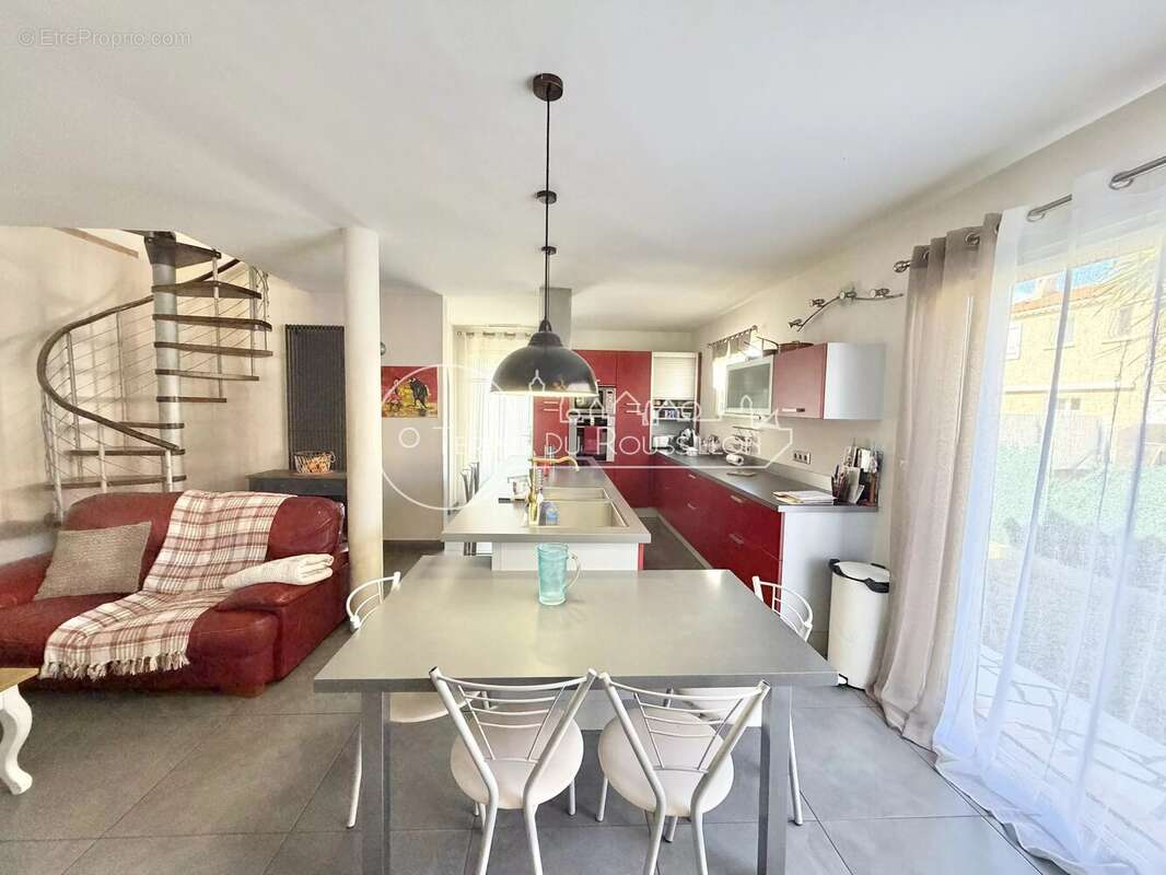 Maison à SAINT-ESTEVE