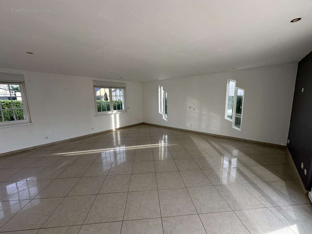 Maison à COURCELLES-CHAUSSY