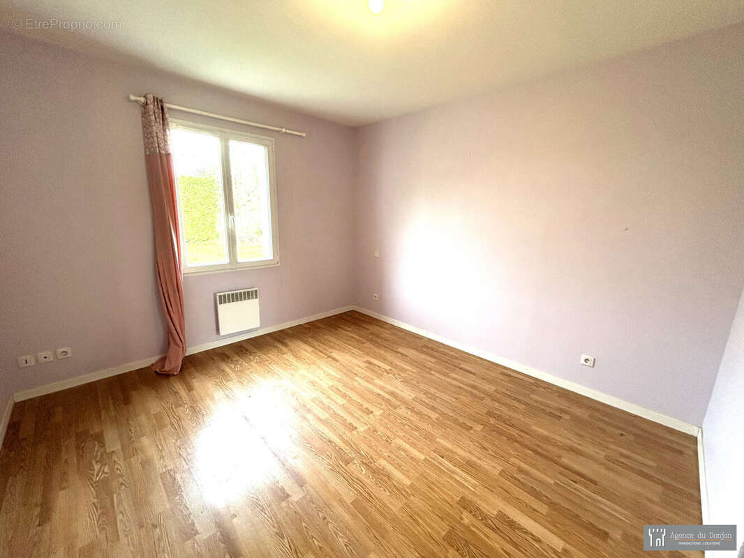 Maison à SAINT-GENIS-DE-SAINTONGE