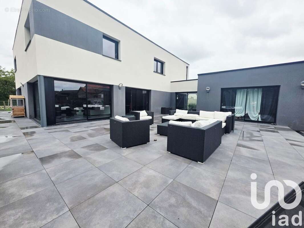 Maison 330 m² à Pelves  - photo 3