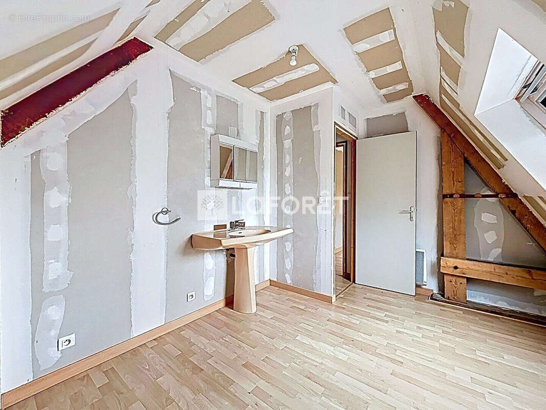 Maison à NOYAL-CHATILLON-SUR-SEICHE