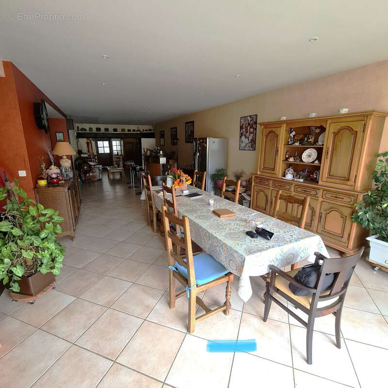 Maison à AMBACOURT