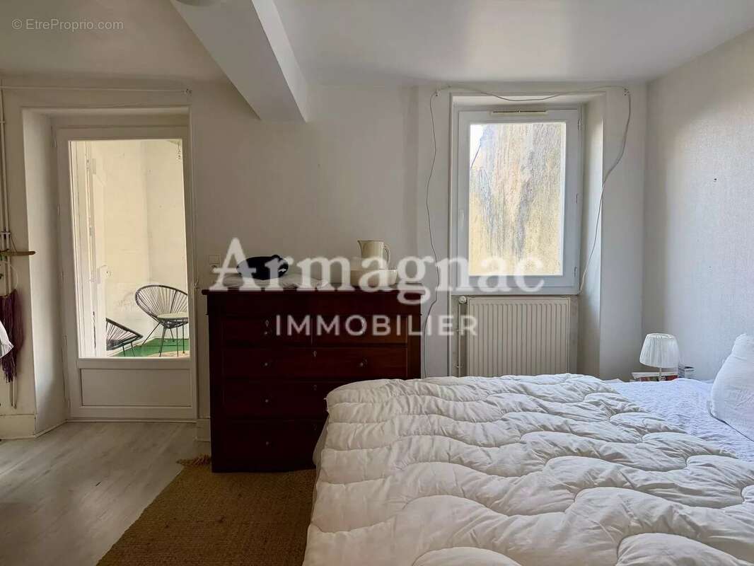 Maison à VIC-FEZENSAC