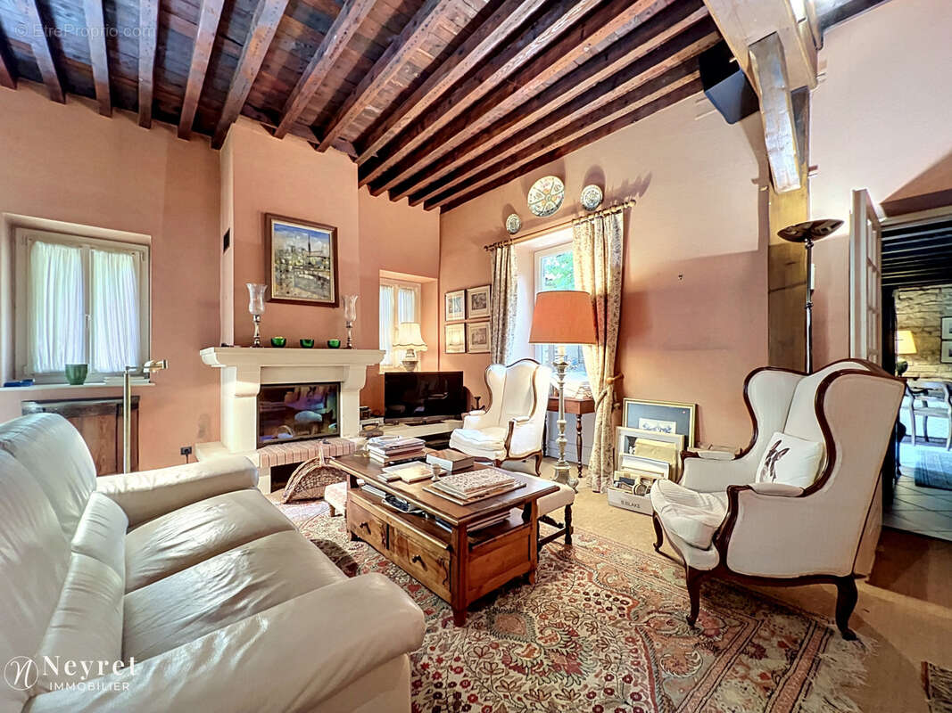 Maison à LUCENAY