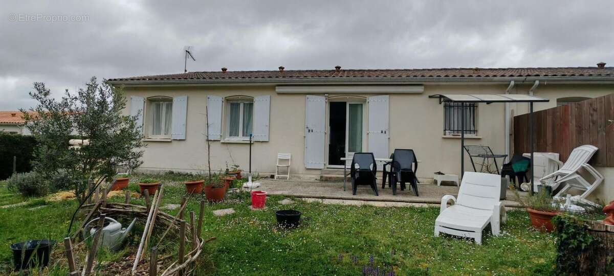 Maison à SAINTES