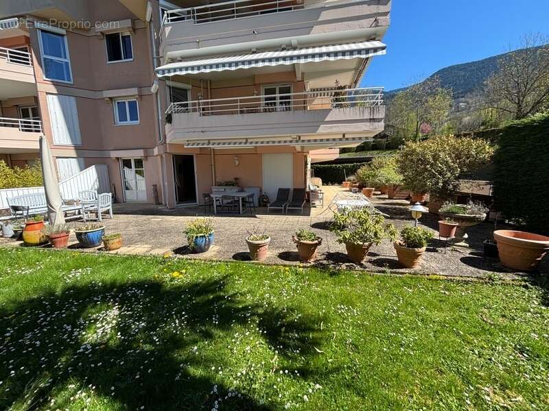 Appartement à VAULNAVEYS-LE-HAUT