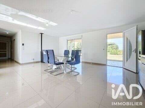 Maison 95 m² à Les Leves-Et-Thoumeyragues  - photo 4