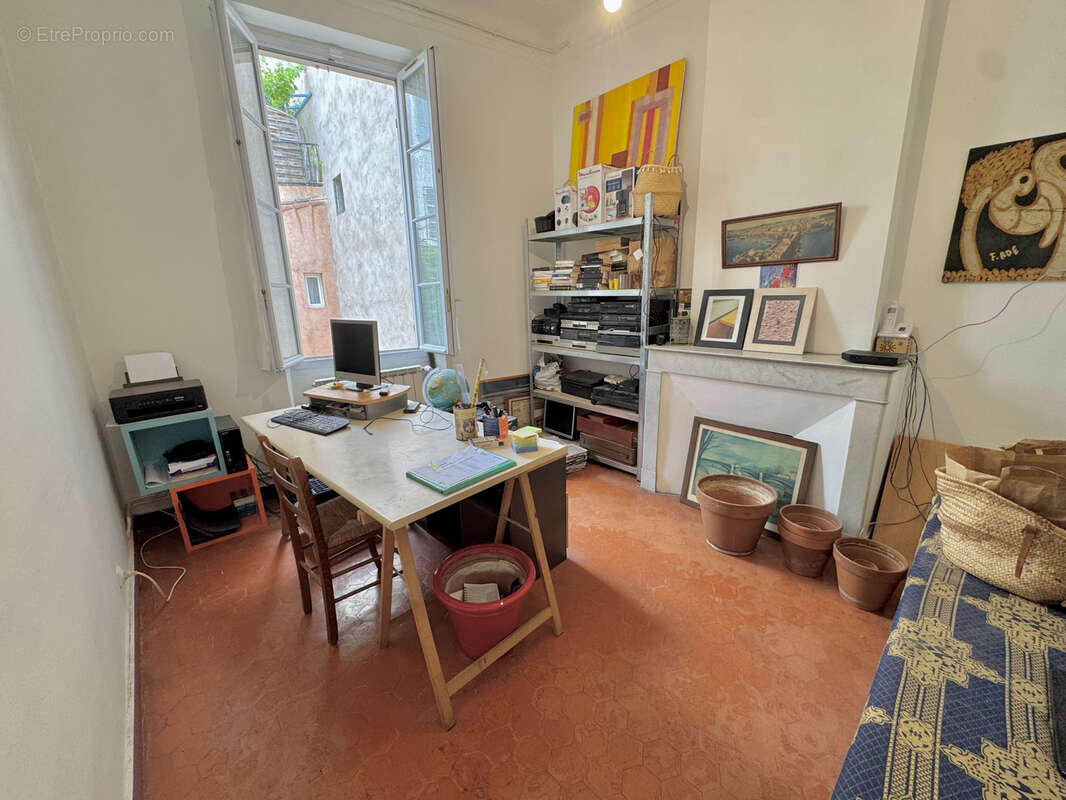 Appartement à MARSEILLE-1E