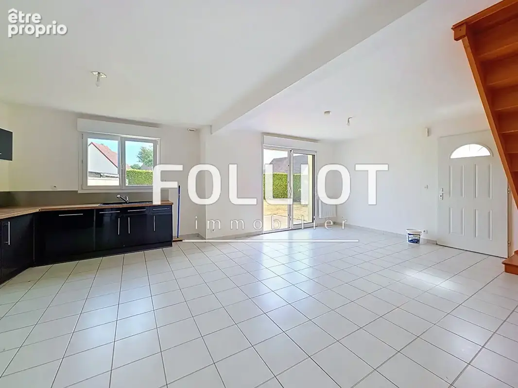 A VENDRE Maison 5 pièces à vendre à Bréhal - 50290 - Centre - photo 5