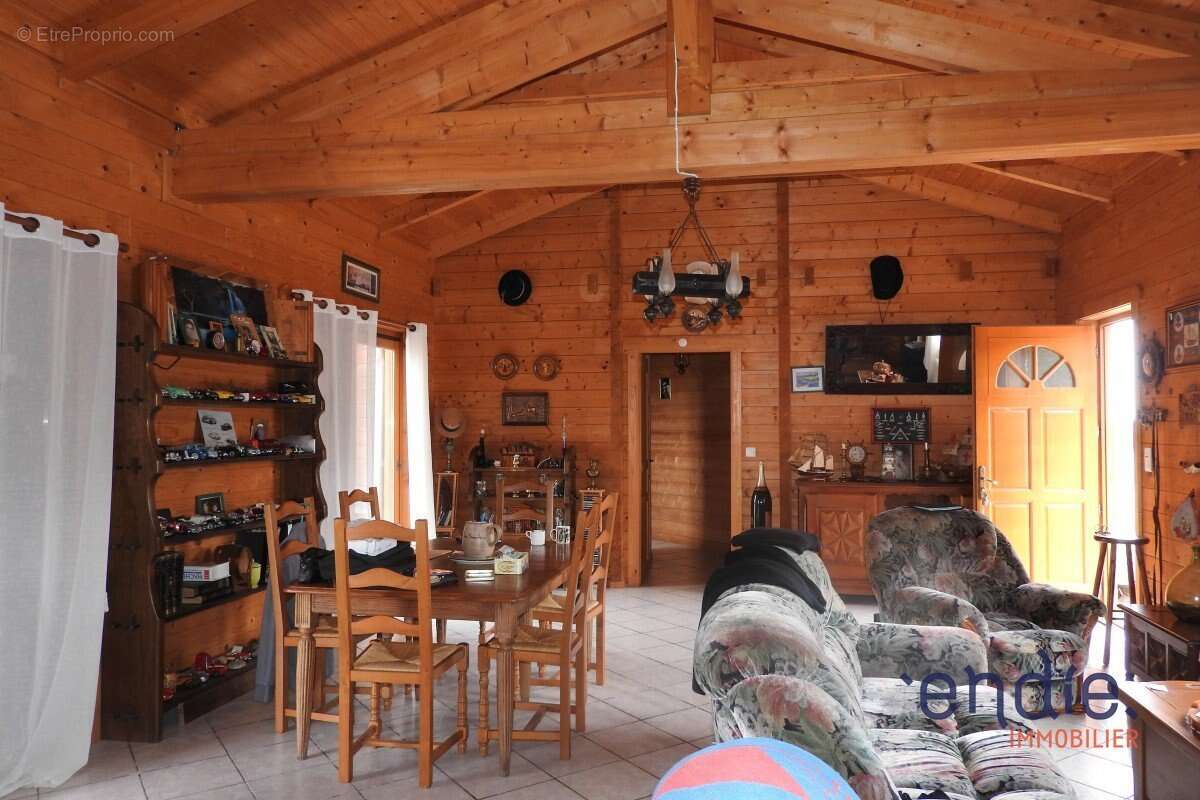 Maison à TIESTE-URAGNOUX