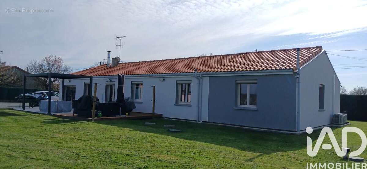 Photo 2 - Maison à VENDRENNES