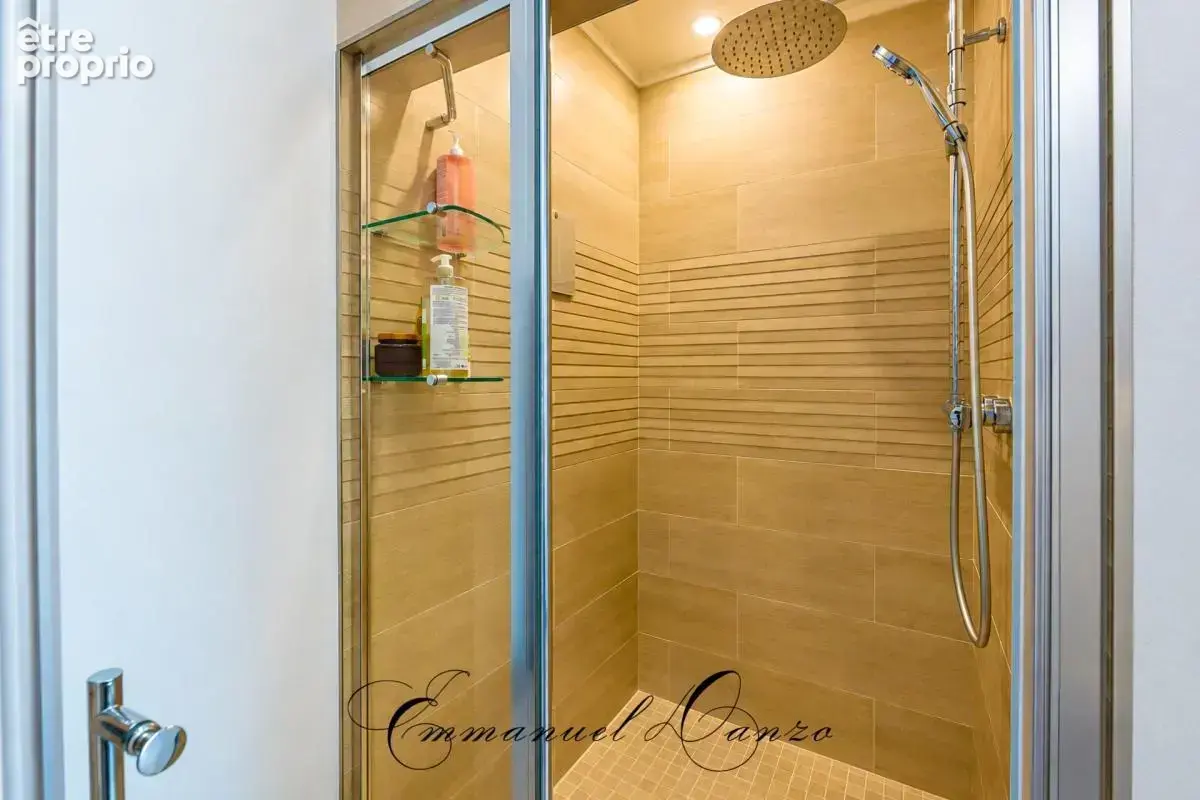 CHAMPIGNEULLES – Appartement 3 pièces rénové de 77 m² – Entrée indépendante – 2 stationnements privatifs - photo 12