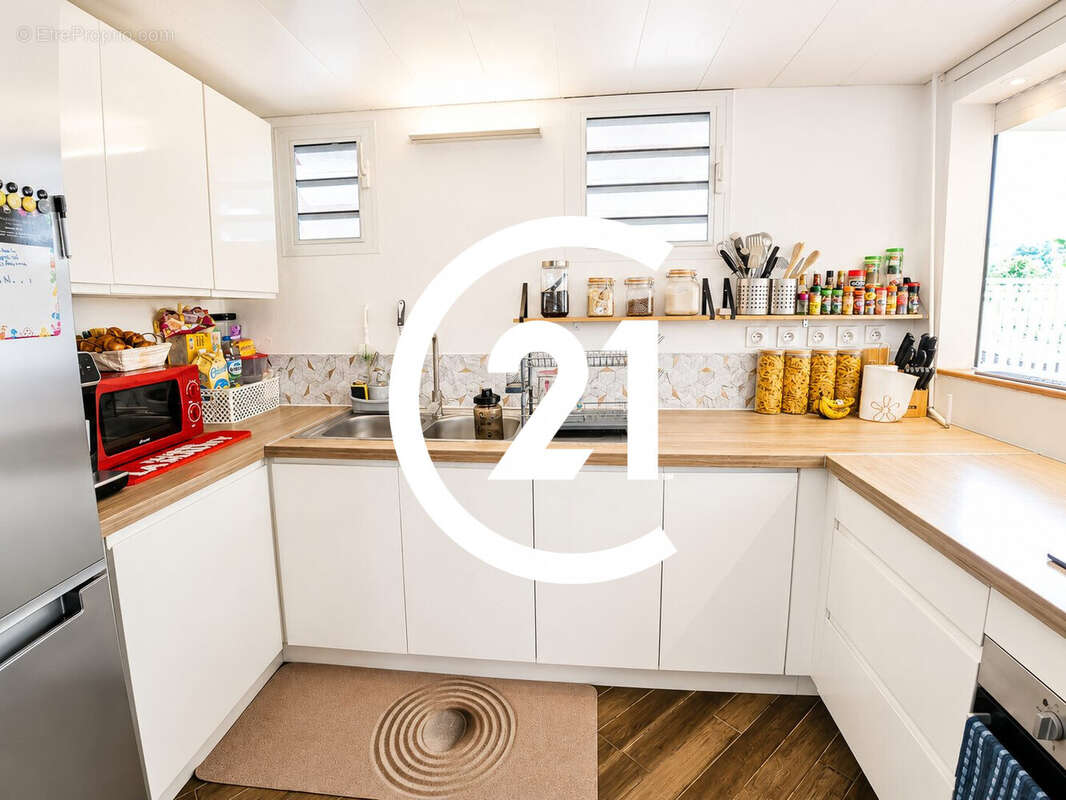 Maison 106 m² à Sainte-Marie  - photo 2
