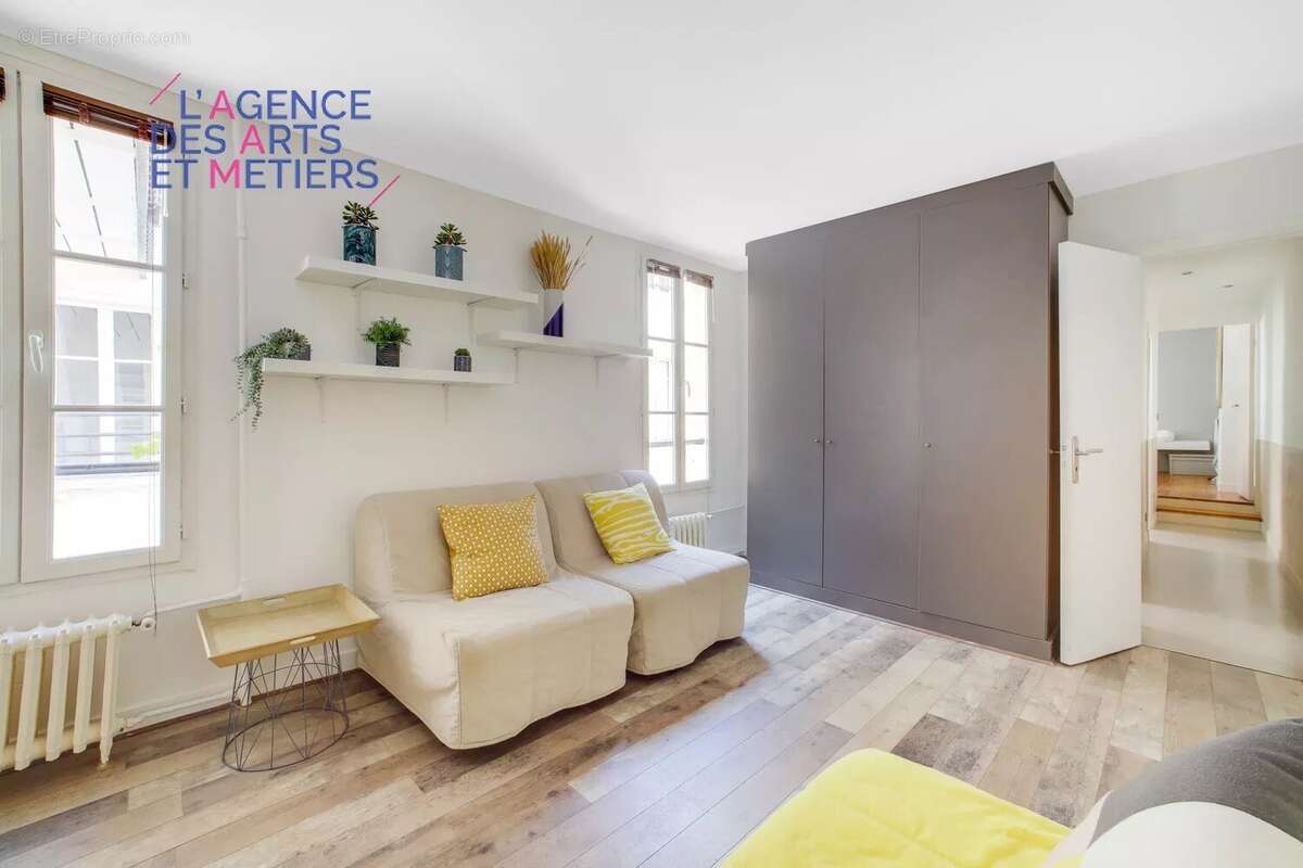 Appartement à PARIS-17E