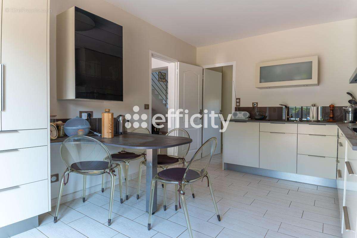 Maison à SAINT-ETIENNE-DE-MONTLUC