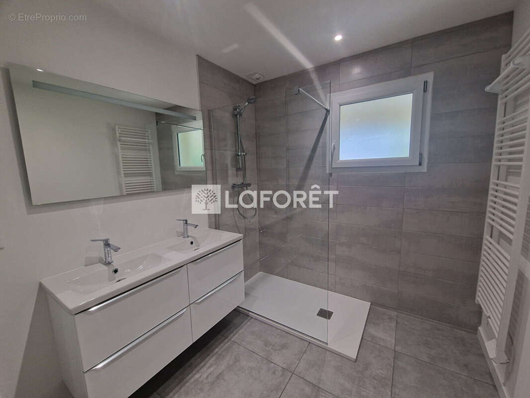 Maison à MONTROZIER