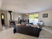 Maison à NUILLE-LE-JALAIS