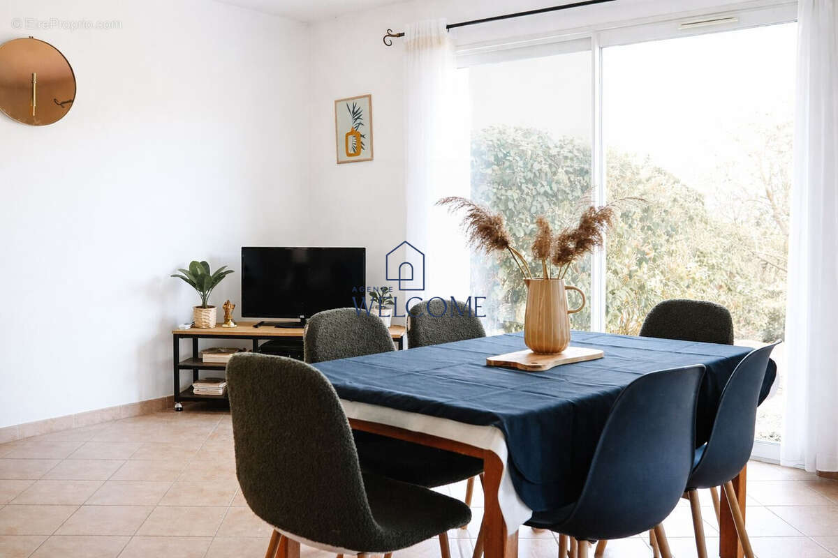 Appartement à BAGNOLS-SUR-CEZE