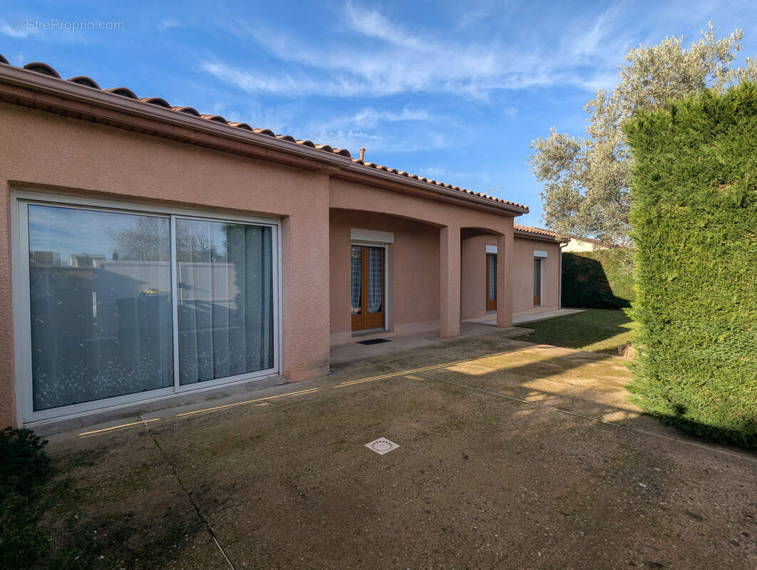 Maison à LAGRAVE
