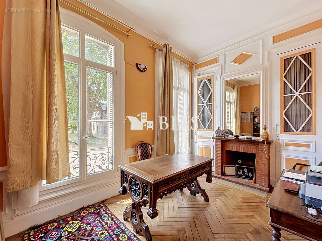 Maison 325 m² à Caudebec-Les-Elbeuf  - photo 5
