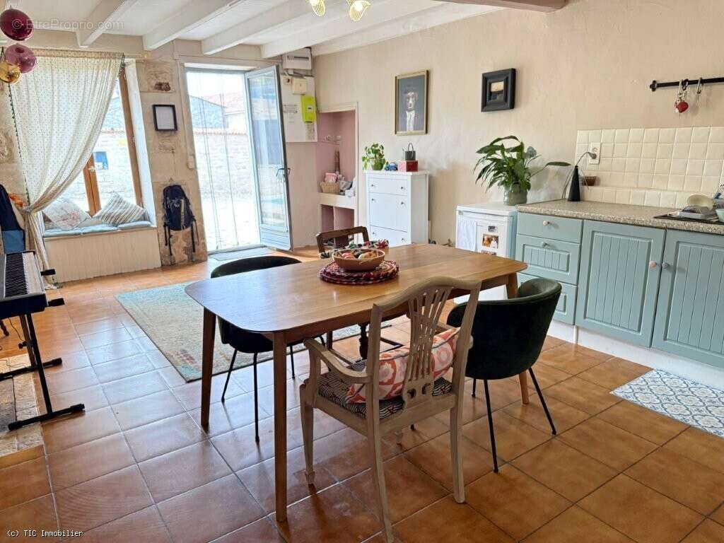 Charmante Maison En Pierres Avec Gîte En Activité, A Proximité De Mansle - photo 9