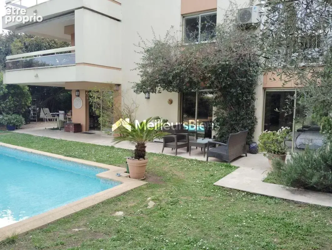 Le Cannet: Co- Exclusivité : Rare ,98 m2, comme une maison, appartement  rez de jardin clair et calme, grand jardin et piscine - photo 4