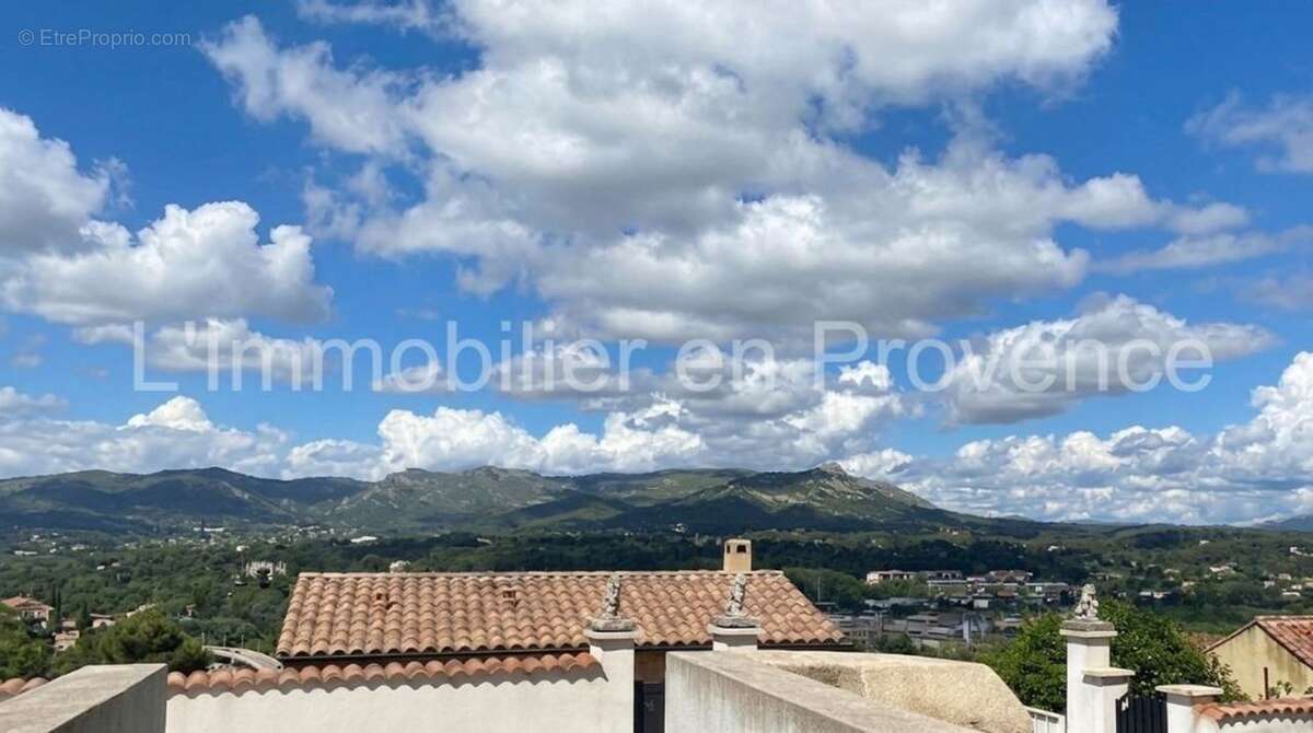 Maison 140 m² à Marseille-11e  - photo 2