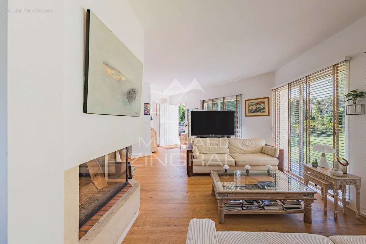 Élégante villa à quelques pas de la plage - photo 6