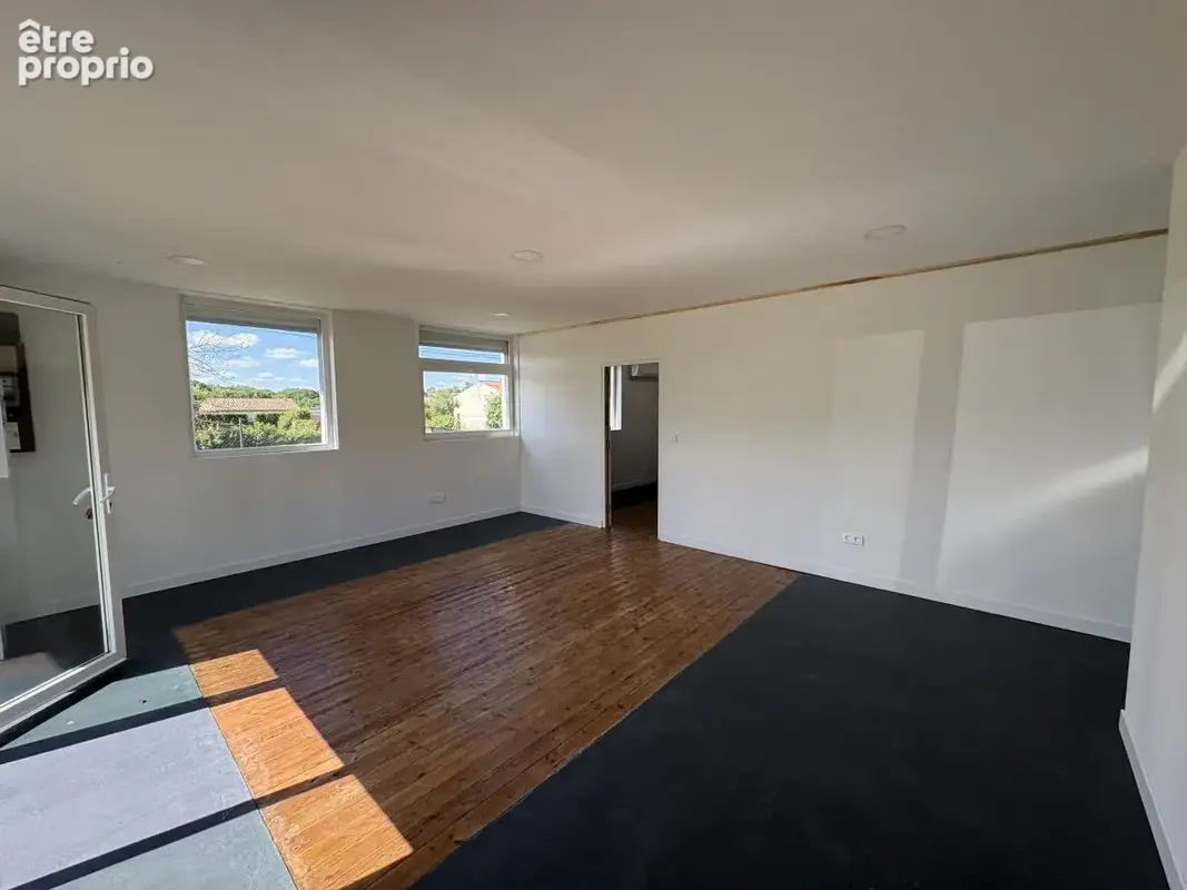 Commerce 202 m² à Saint-Hilaire-La-Palud  - photo 6