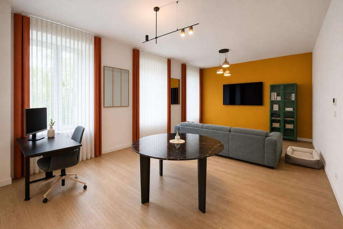 Appartement de 5 pièces de 145 m² à Saint-Étienne - photo 2