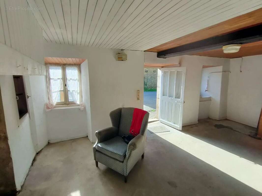 Maison à CHAMPAGNAC-LA-RIVIERE