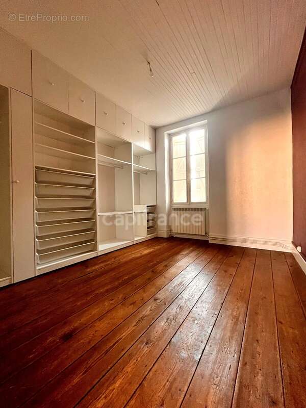 Jolie maison en plein centre de FLEURANCE (32), 165 m2, 5 pièces, 3 chambres, cave, jardin clos et puits - photo 16