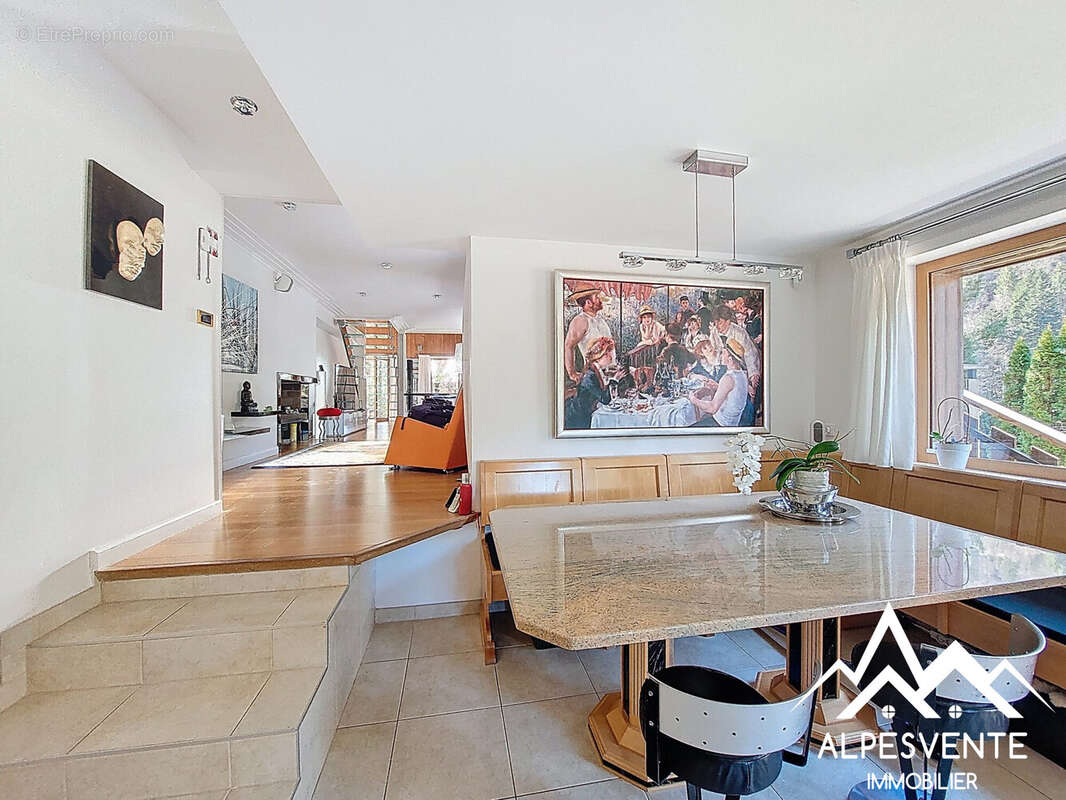 Avendre-chalet-morzine-4chambres-cuisine_alpesvente - Maison à MORZINE