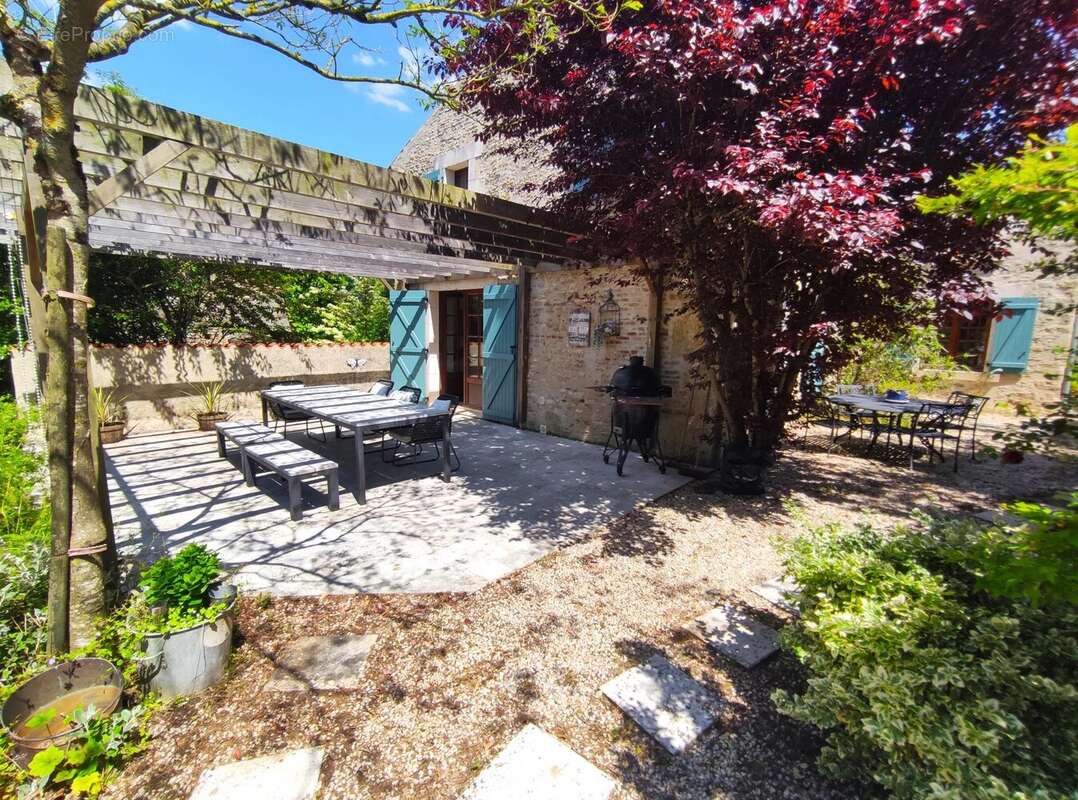 Maison à BAZOGES-EN-PAREDS