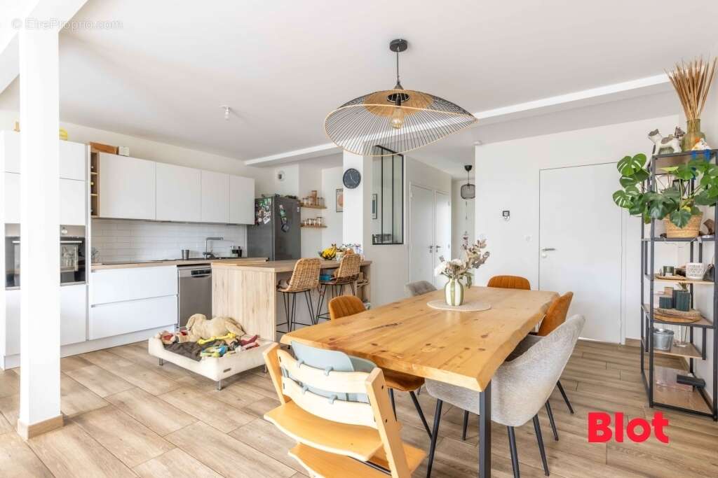 Maison 130 m² à Montreuil-Le-Gast  - photo 5
