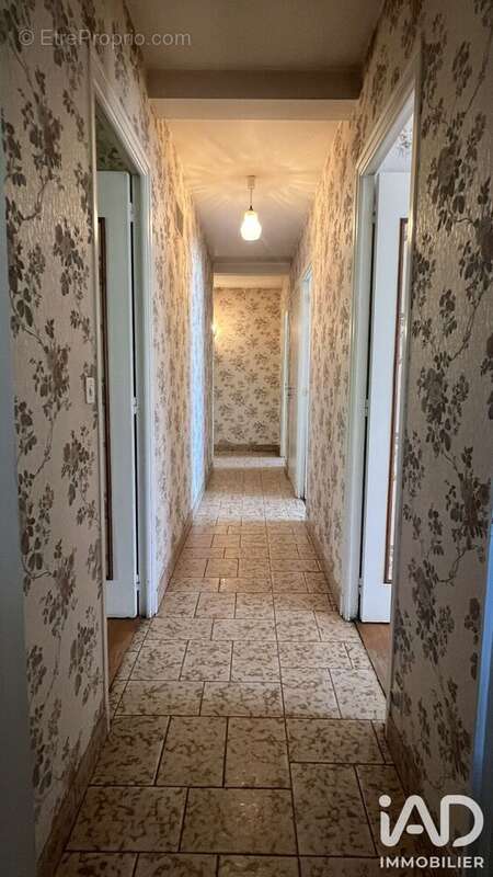 Maison 151 m² à Saint-Hilaire-Bonneval  - photo 6