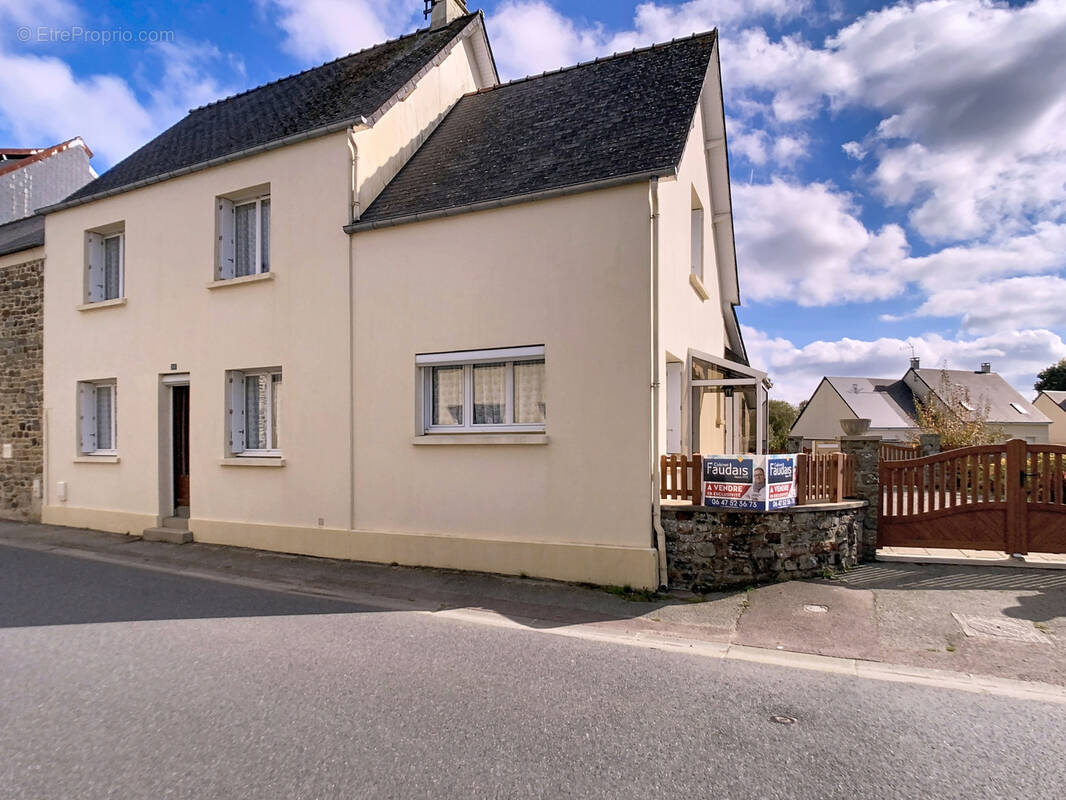 Maison à LA HAYE-DU-PUITS