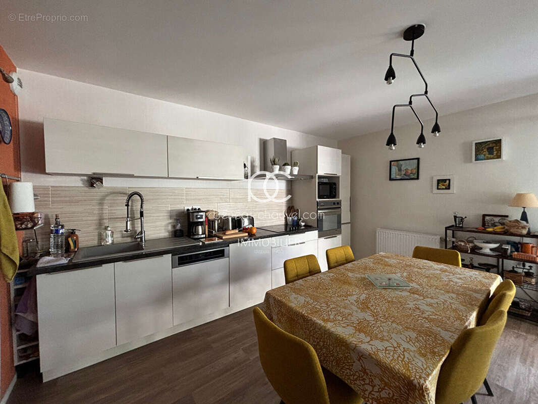 SÉNÉ / VANNES TOHANNIC Appartement T5 Familial 87 m²  Terrasse & Jardin Privatif 3 Chambres ? 2 Parkings - photo 3