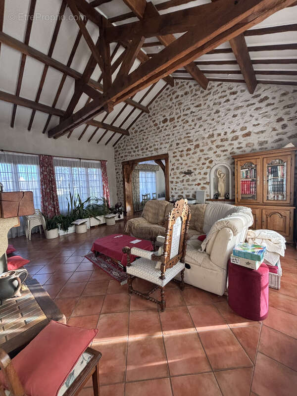 Maison à SAINTE-GENEVIEVE-DES-BOIS