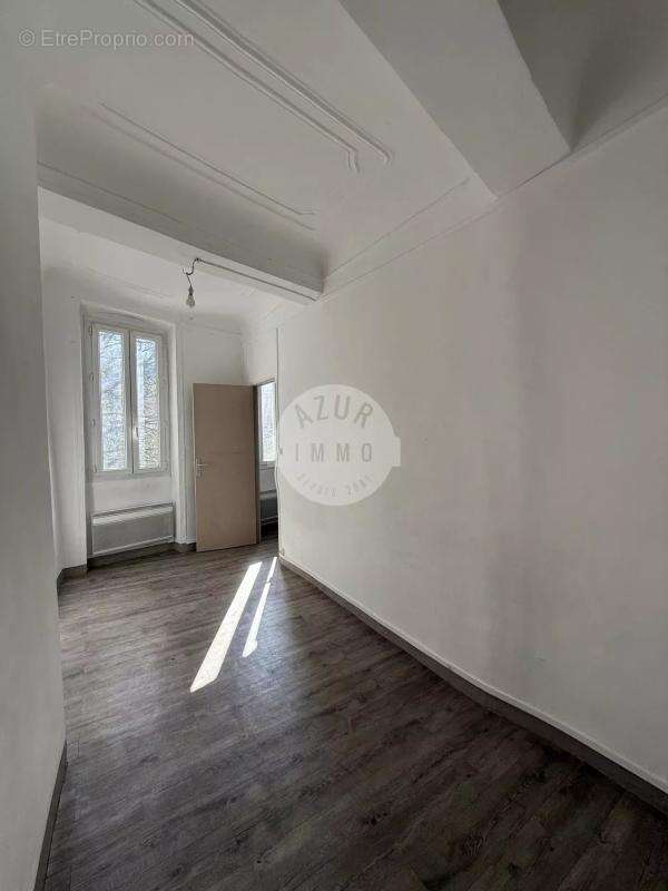 Appartement à ROQUEVAIRE