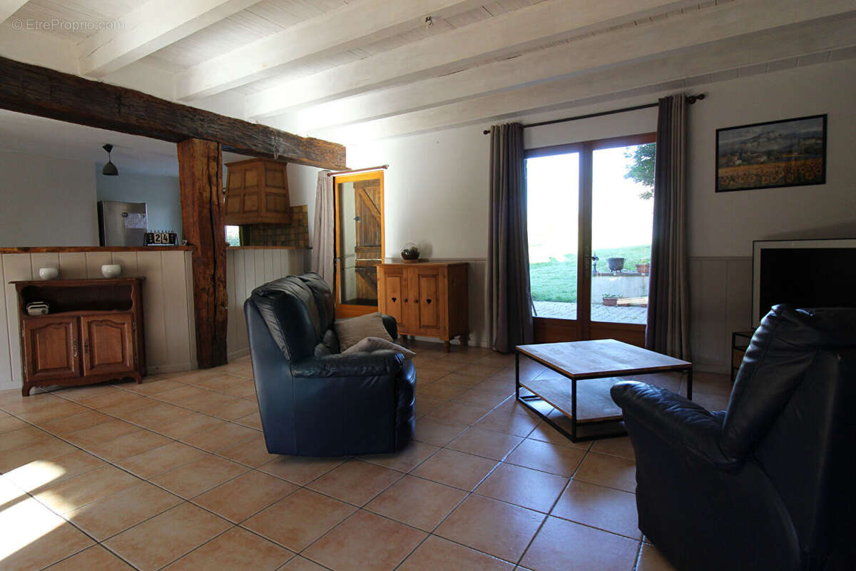 Maison à SAVIGNY-EN-REVERMONT