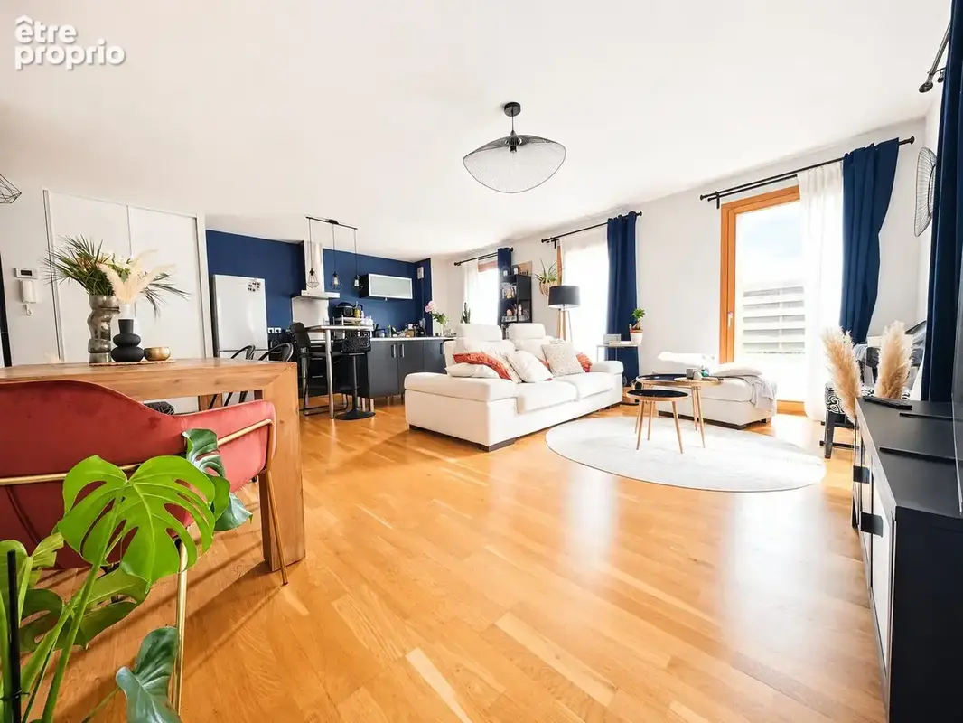 Appartement 72 m² à Tours  - photo 2