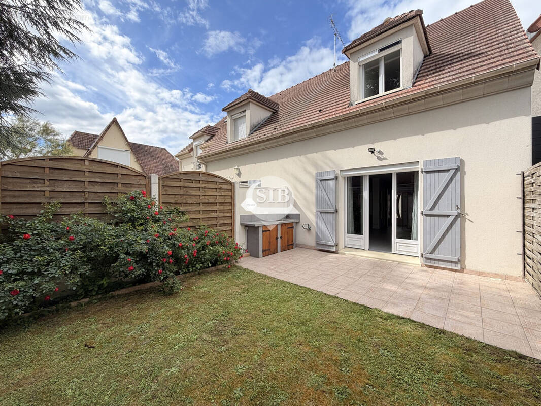 Maison à CHEPTAINVILLE