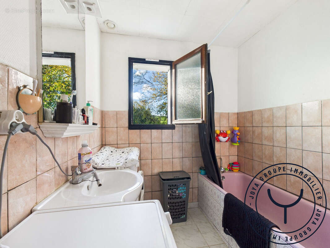 Maison à NEUVILLE-SUR-VANNES