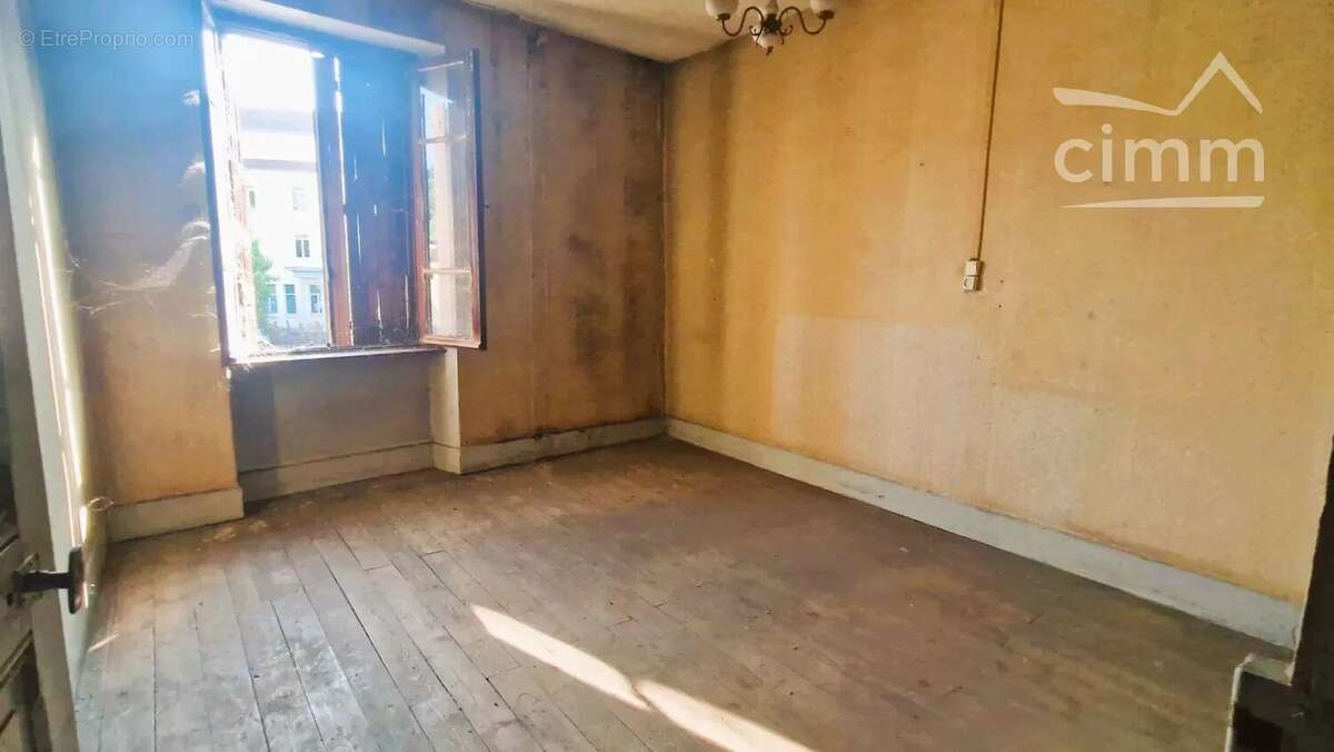 Appartement à LA TOUR-DU-PIN