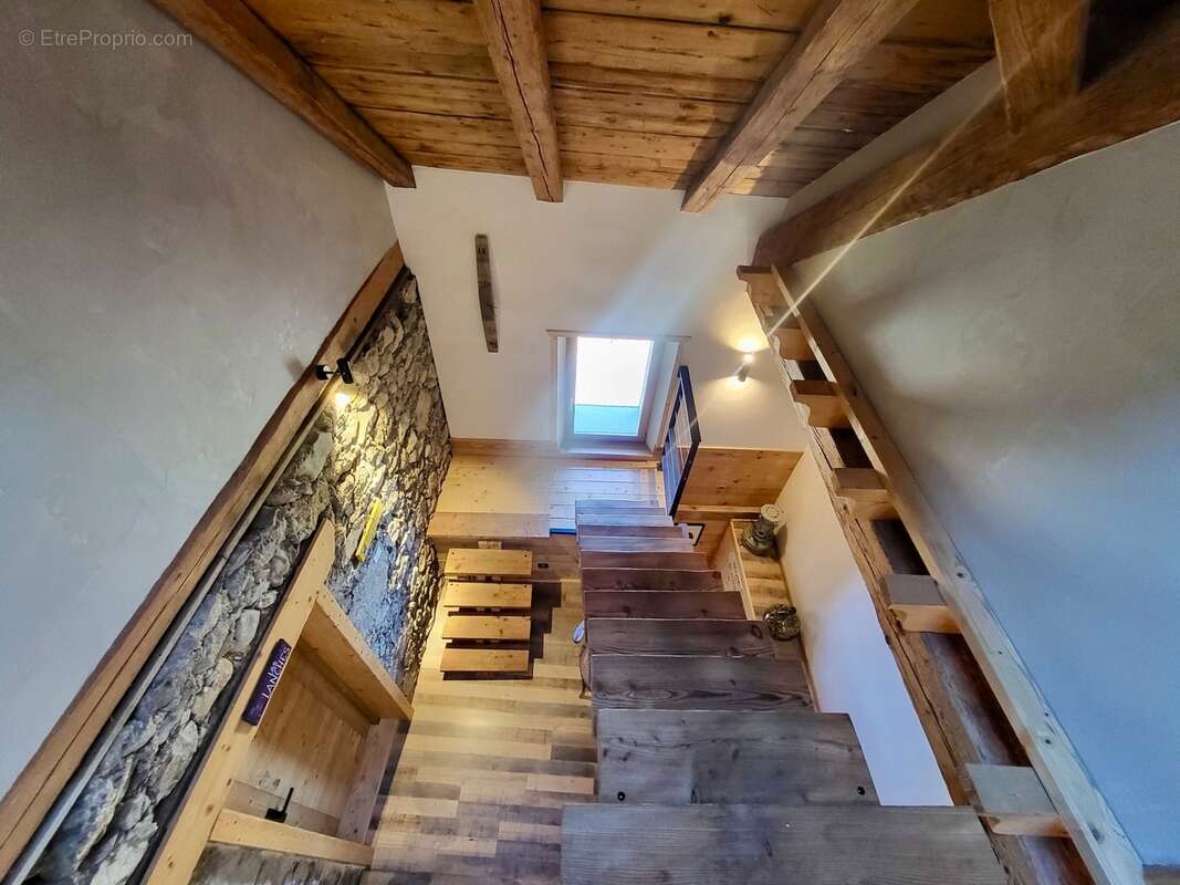 Dpt haute savoie (74), à vendre thollon-les-memises maison-gîte coeur de station - photo 13