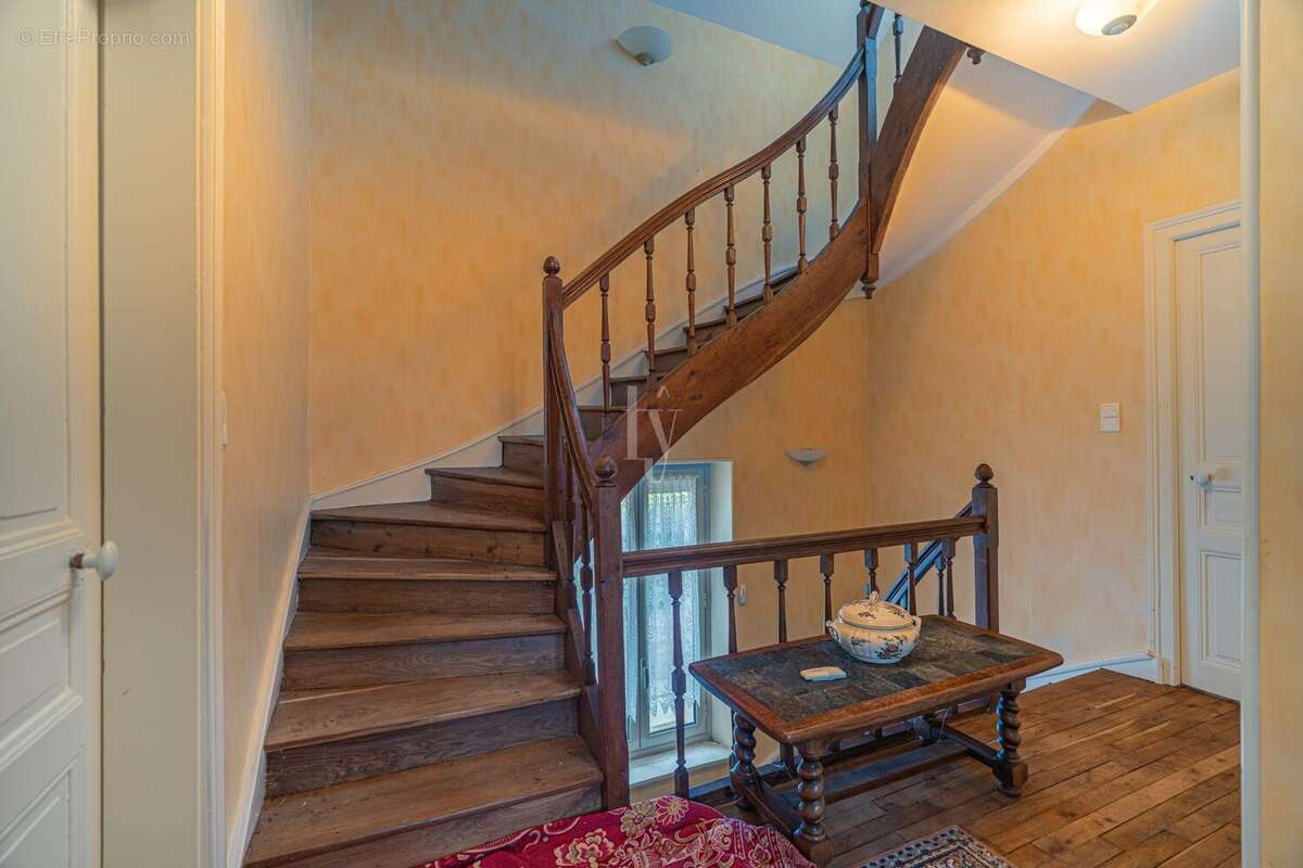 Maison à SAINT-GERMAIN-LES-BELLES