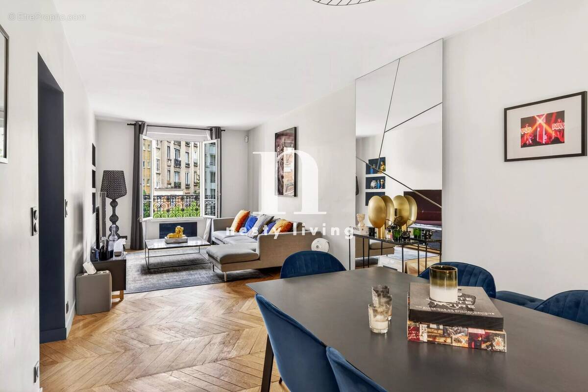 Appartement à PARIS-16E