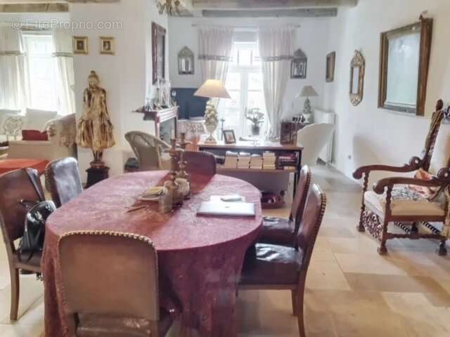 Maison à CASTELNAU-MONTRATIER